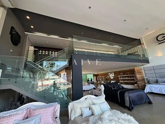 Loja com 500m², para alugar, no bairro Jardim Higienópolis em Londrina