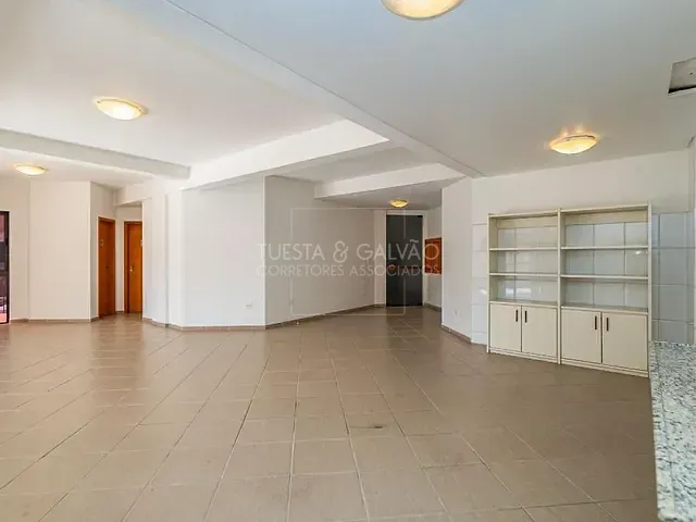 Loja com 97m², para alugar, no bairro Vila Izabel em Curitiba