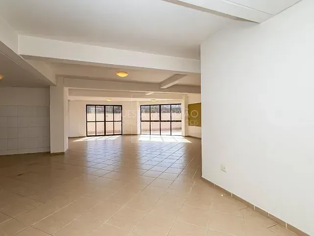 Loja com 97m², para alugar, no bairro Vila Izabel em Curitiba