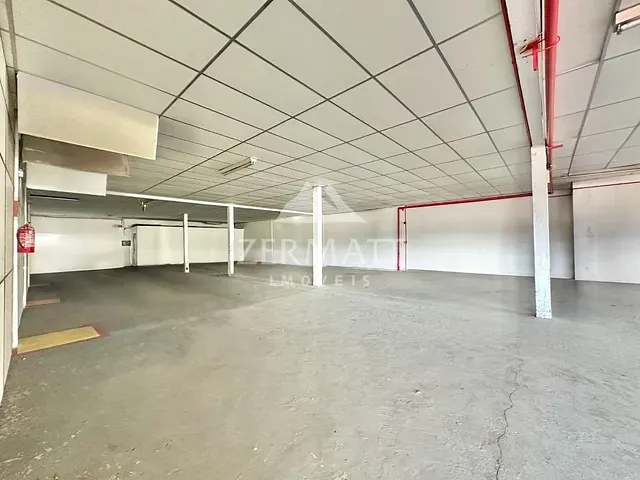 Loja com 658m², para alugar, no bairro Itoupava Norte em Blumenau