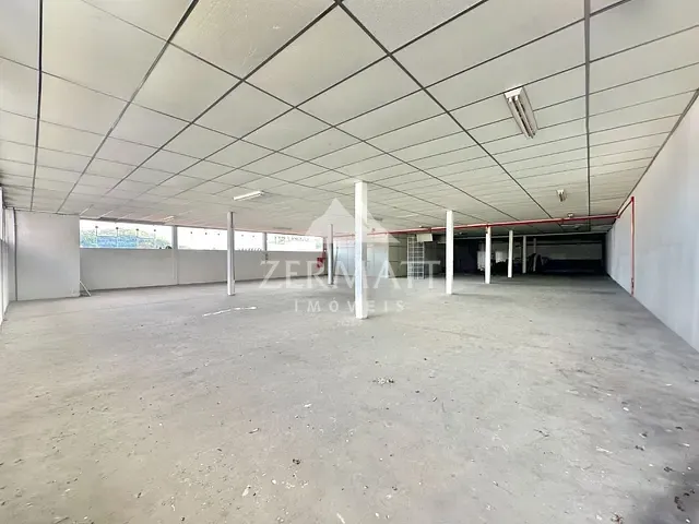 Loja com 658m², para alugar, no bairro Itoupava Norte em Blumenau
