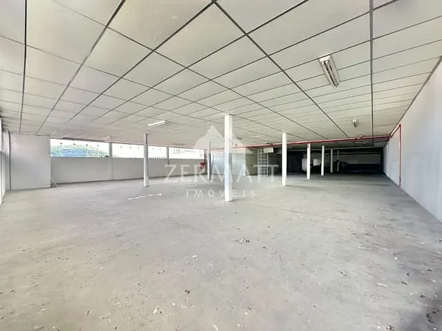Loja com 658m², para alugar, no bairro Itoupava Norte em Blumenau