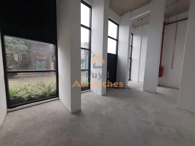 Loja para alugar, no bairro Vila Amélia em São Paulo
