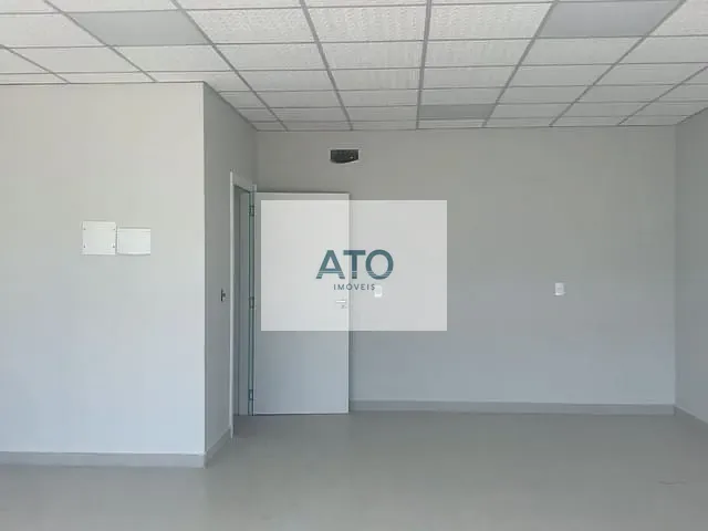 Loja para alugar, no bairro Universitário em Tijucas