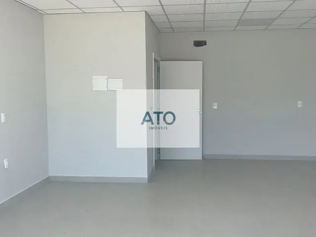 Loja para alugar, no bairro Universitário em Tijucas