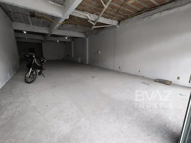 Loja com 210m², para alugar, no bairro Centro em Cabo Frio