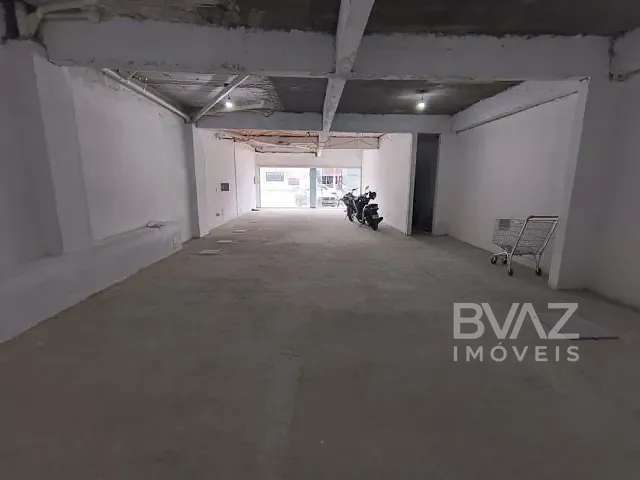 Loja com 210m², para alugar, no bairro Centro em Cabo Frio