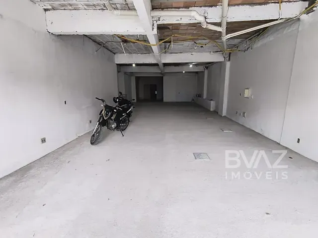 Loja com 210m², para alugar, no bairro Centro em Cabo Frio