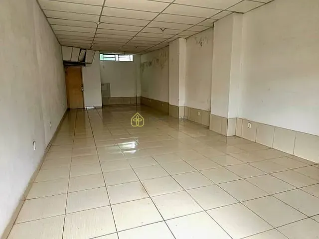 Loja à venda, no bairro Vila Julieta em Resende