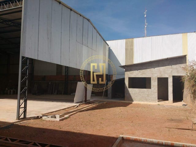 Loja com 800m², à venda, no bairro Comercial José Aparecido Ribeiro em Nova Mutum