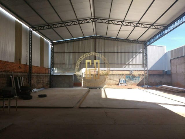 Loja com 800m², à venda, no bairro Comercial José Aparecido Ribeiro em Nova Mutum