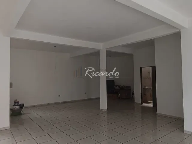 Loja com 140m², para alugar, no bairro Conjunto Del Condor em Arapongas