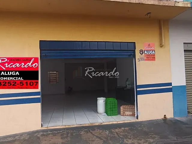 Loja com 140m², para alugar, no bairro Conjunto Del Condor em Arapongas