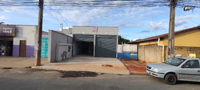 Loja com 28m², para alugar, no bairro Jardim dos Buritis em Aparecida de Goiânia
