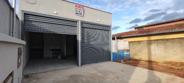 Loja com 28m², para alugar, no bairro Jardim dos Buritis em Aparecida de Goiânia