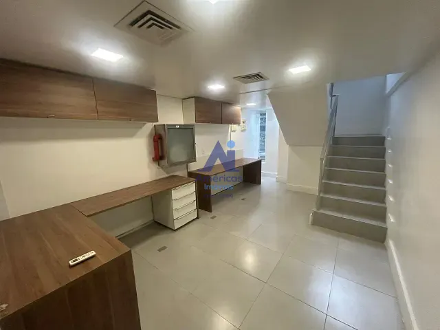 Loja com 33m², para alugar, no bairro Recreio dos Bandeirantes em Rio de Janeiro