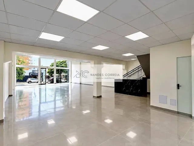 Loja com 420m², à venda ou para alugar, no bairro Centro em Londrina