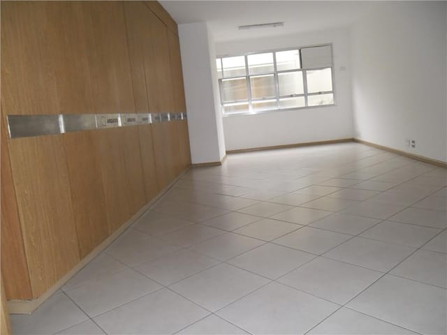 Loja com 373m², para alugar, no bairro Parque São Jorge em São Paulo
