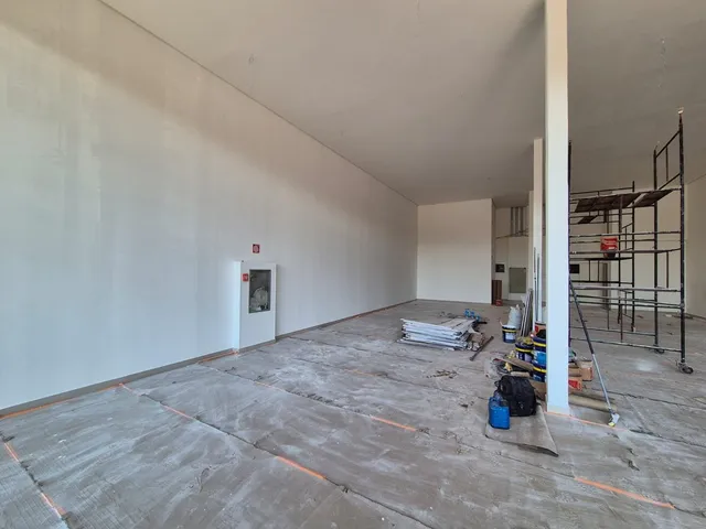 Loja com 10m², para alugar, no bairro Gleba Palhano em Londrina