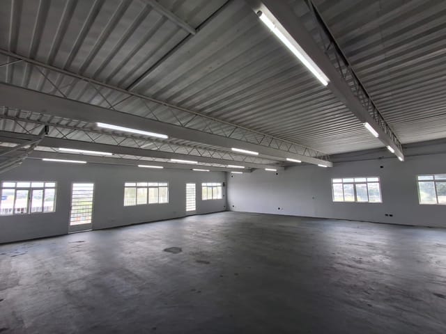 Loja com 250m², para alugar, no bairro Jardim D Abril em São Paulo