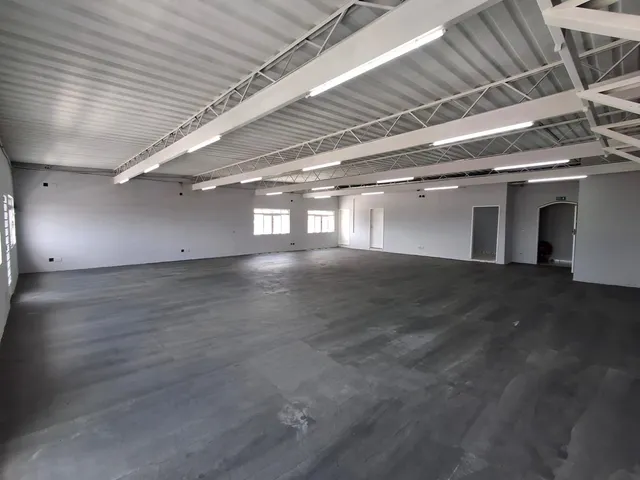 Loja com 250m², para alugar, no bairro Jardim D Abril em São Paulo