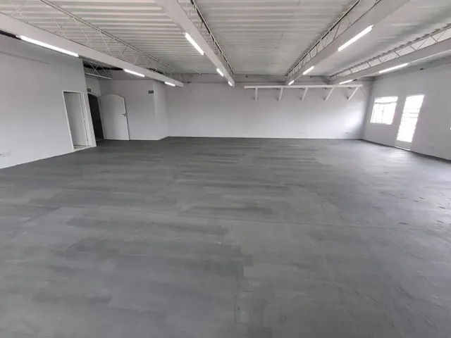 Loja com 250m², para alugar, no bairro Jardim D Abril em São Paulo