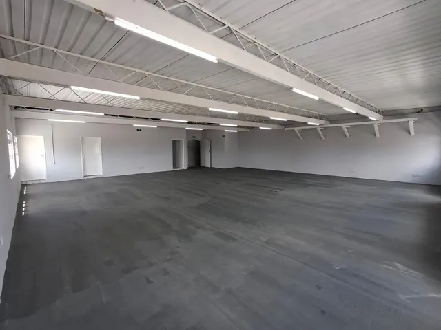 Loja com 250m², para alugar, no bairro Jardim D Abril em São Paulo