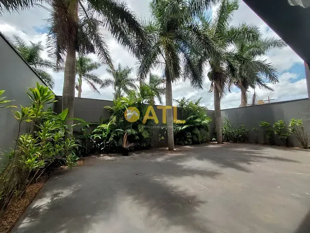 Loja com 4000m², para alugar, no bairro Jardim Santa Fé em Ourinhos