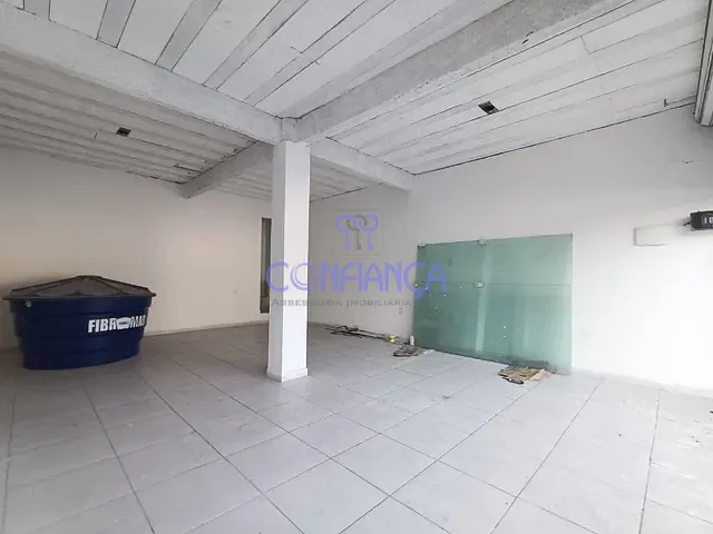 Loja com 10m², para alugar, no bairro Campo Grande em Rio de Janeiro