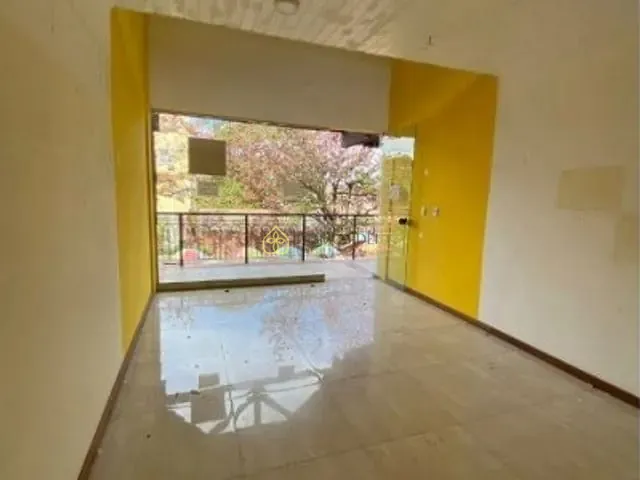 Loja com 32m², à venda, no bairro Penedo em Itatiaia