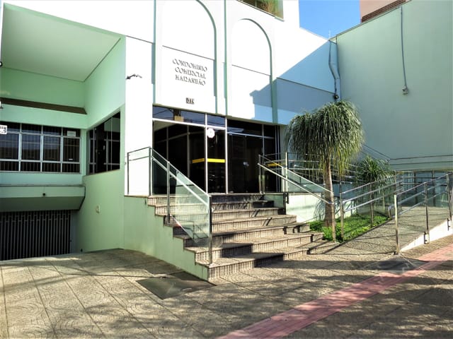 Loja com 316m², à venda, no bairro Centro em Londrina