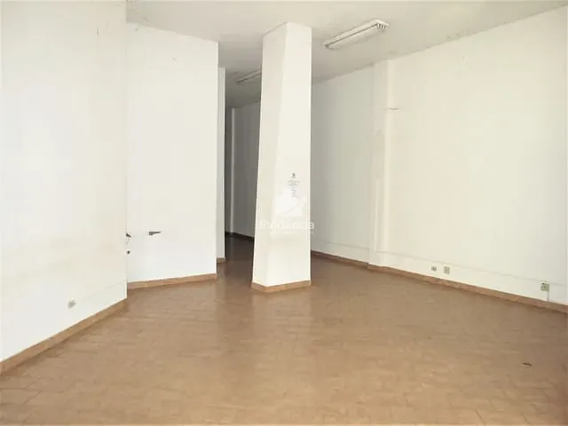 Loja com 316m², à venda, no bairro Centro em Londrina