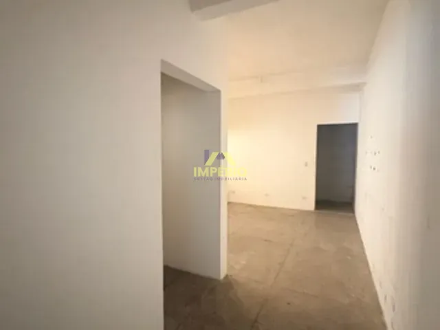 Galpão / Barracão com 180m², para alugar, no bairro Loteamento Terras de São Pedro e São Paulo em Salto