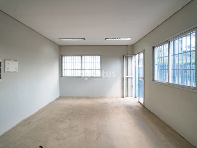 Loja com 370m², para alugar, no bairro Paraíso (Polvilho) em Cajamar