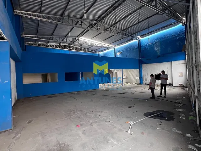 Loja com 400m², para alugar, no bairro Pina em Recife