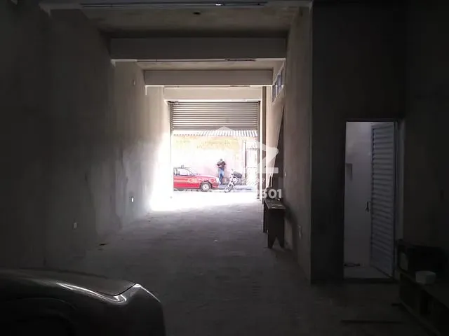 Loja com 125m², à venda ou para alugar, no bairro Serpa em Caieiras