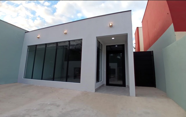Galpão / Barracão com 250m², para alugar, no bairro Residencial Jardim Aurora em Pindamonhangaba