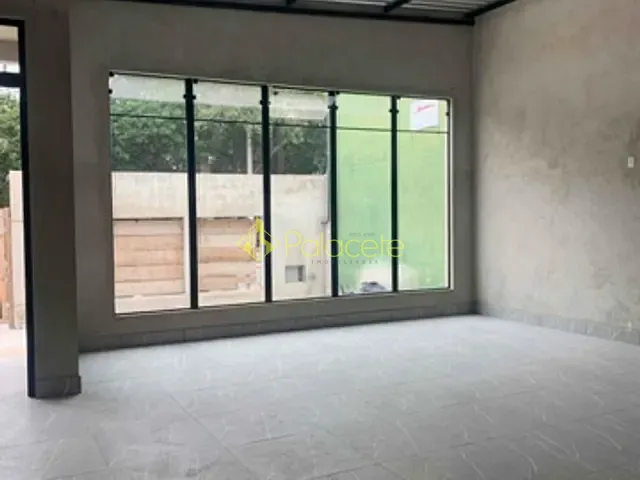 Galpão / Barracão com 250m², para alugar, no bairro Residencial Jardim Aurora em Pindamonhangaba
