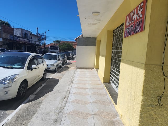 Loja com 80m², para alugar, no bairro Gamboa em Cabo Frio