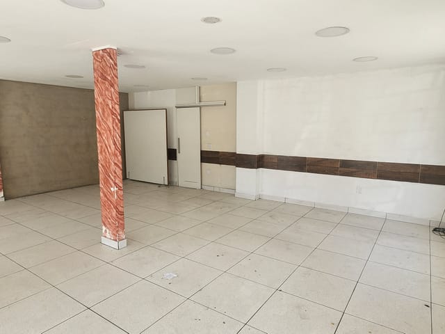 Loja com 80m², para alugar, no bairro Gamboa em Cabo Frio