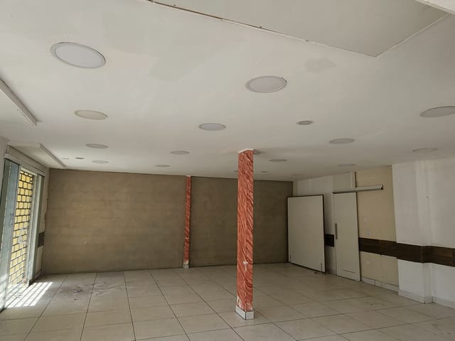 Loja com 80m², para alugar, no bairro Gamboa em Cabo Frio