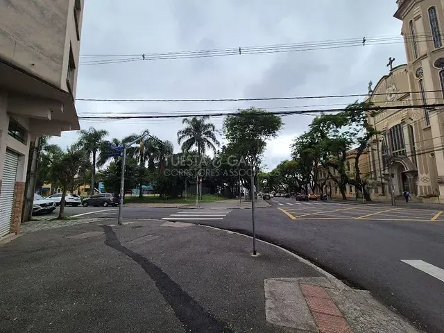 Loja com 45m², à venda, no bairro Rebouças em Curitiba