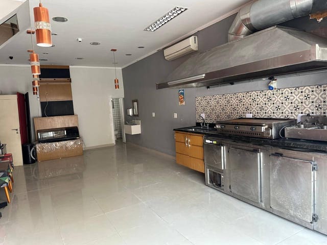 Foto do Loja - 80m² de Potencial no Coração do Tatuapé – Localização Estratégica EM FRENTE AO COLÉGIO OBJETIVO🌟 | Organização Imobiliária Açores