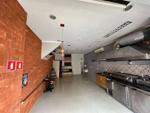 Foto do Loja - 80m² de Potencial no Coração do Tatuapé – Localização Estratégica EM FRENTE AO COLÉGIO OBJETIVO🌟 | Organização Imobiliária Açores