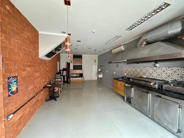 Foto do Loja - 80m² de Potencial no Coração do Tatuapé – Localização Estratégica EM FRENTE AO COLÉGIO OBJETIVO🌟 | Organização Imobiliária Açores