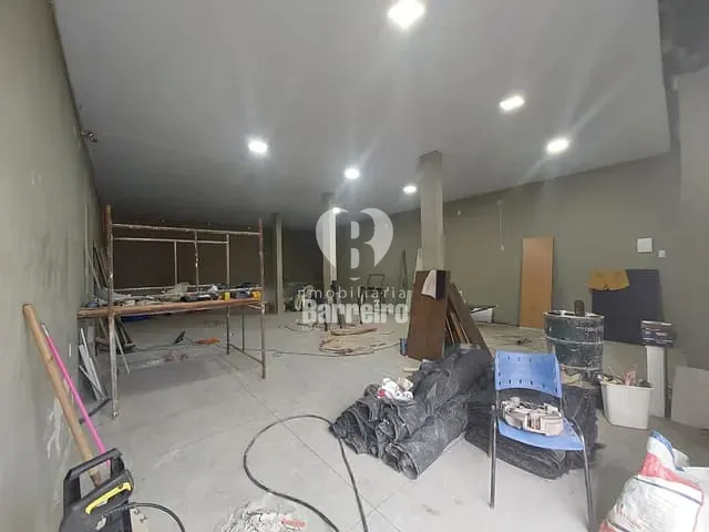 Loja com 100m², para alugar, no bairro Professor Washington Pires (Parque Durval de Barros) em Ibirité