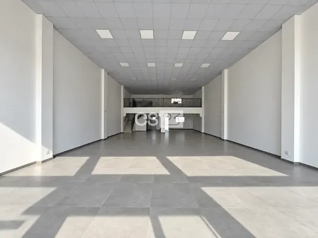 Loja com 350m², para alugar, no bairro Centro em Londrina