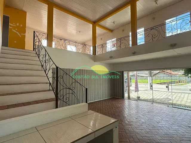 Loja com 90m², para alugar, no bairro Ribeirão da Ilha em Florianópolis