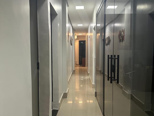 Foto do Loja - Salas comerciais mobiliadas com recepção e sala de reunião – Vicente Pires | DAF GESTÃO CONDOMINAL & IMOBILIÁRIA