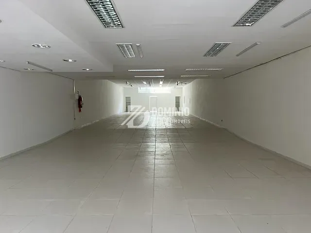 Loja com 248m², para alugar, no bairro Centro em Uberaba